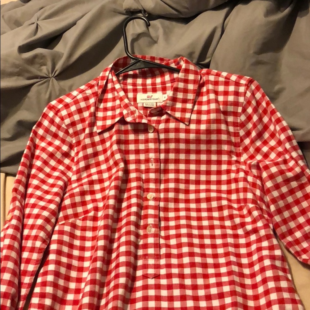 size 6 vineyard vines quarter button down